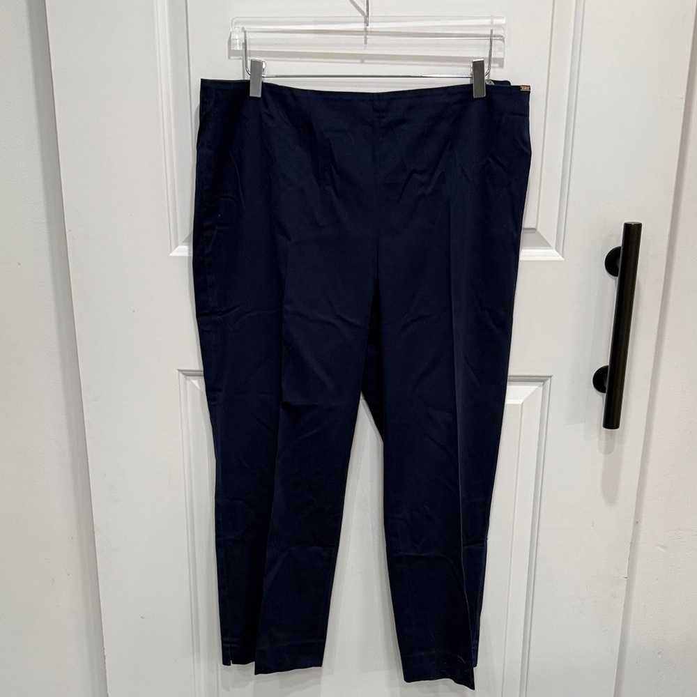 Women's Navy Cropped Pants